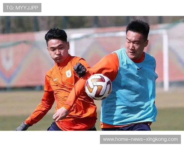 青年才俊被对手盯上，俱乐部计划提前续约